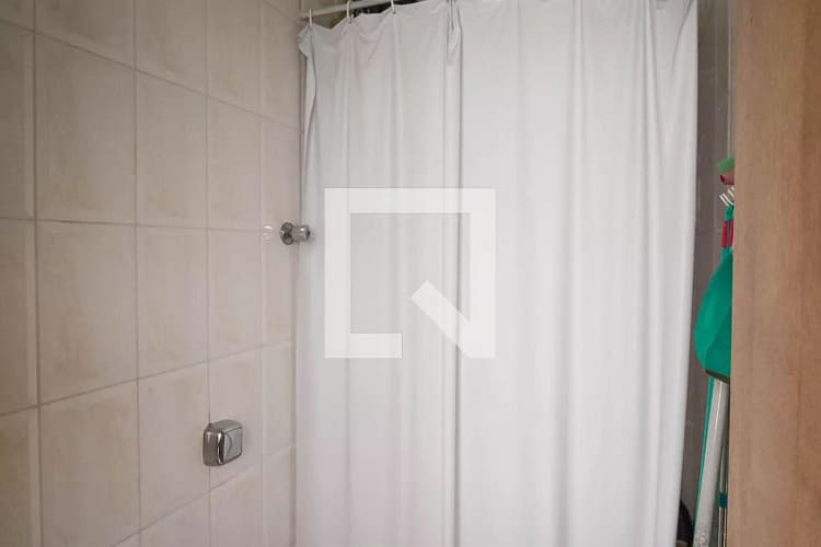 893720606-593.52946276064524areadeserv8