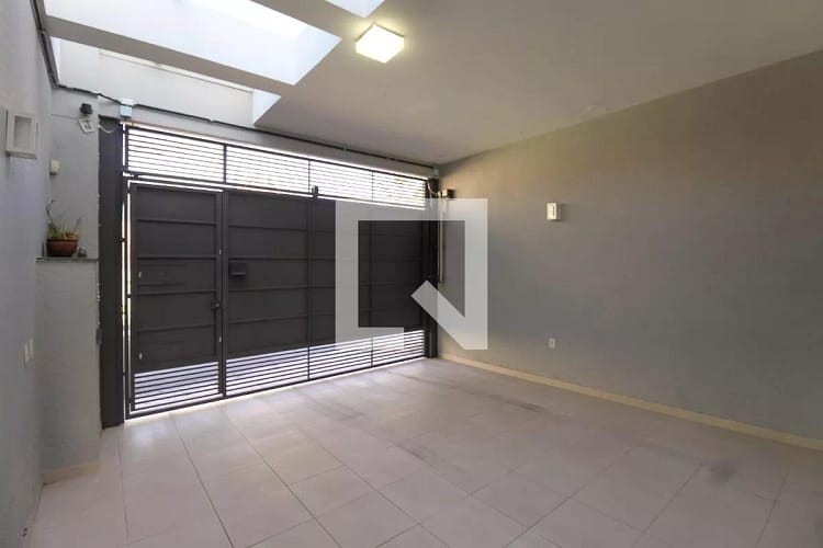 893720606-715.30206138354496garagem1