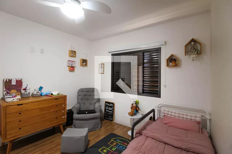 893720606-871.00374331370392quarto22